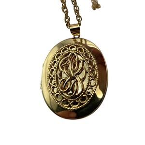 Vintage Style Locket/ Pendant/ Picture Holder/ Unique Front Design  w/ Necklace